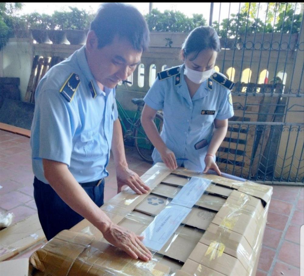 Thanh Hóa: Bắt lô thiết bị âm thanh giả mạo nhãn hiệu BMB